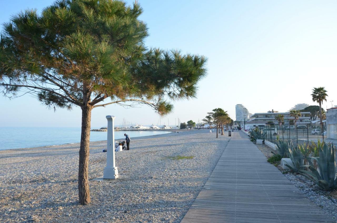Dream French Riviera - Fame Marina Baie Des Anges Apartman Villeneuve-Loubet Kültér fotó
